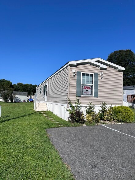 Building Photo - 11 Doe Dr