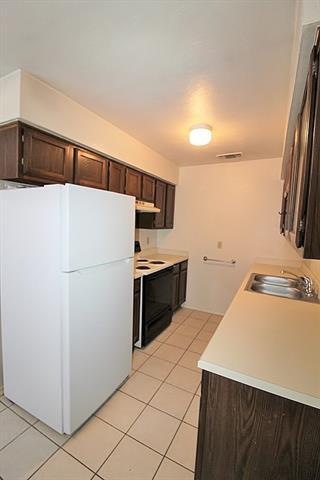 Building Photo - 119 Redbud Ct