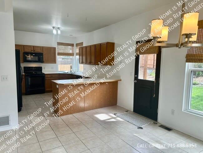Building Photo - 8295 St Helena Dr