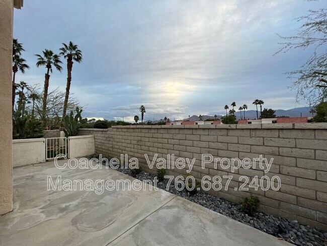Building Photo - 41682 Aventine Ct