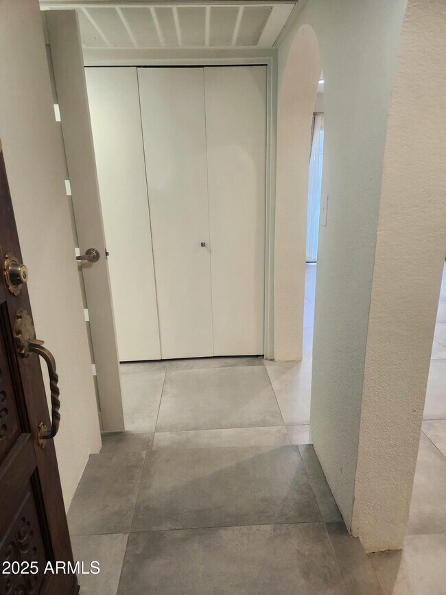 Building Photo - 7557 N Dreamy Draw Dr