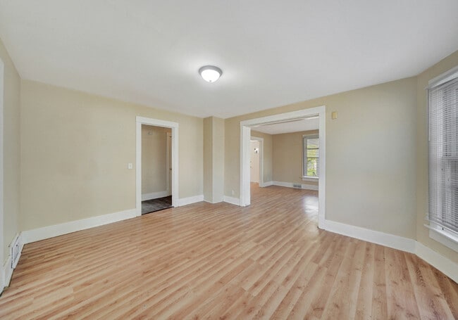 Building Photo - 2845 Starr St