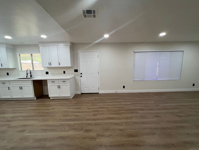 Building Photo - 3812 Melody Ln