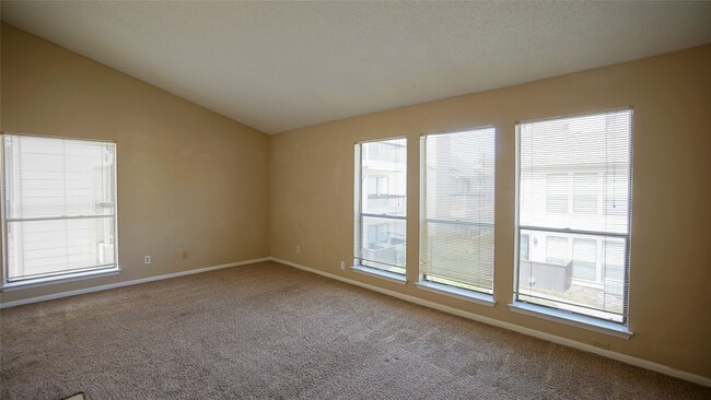 Building Photo - 2277 S Kirkwood Rd