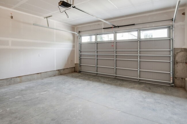 Building Photo - 8407 63rd St NE