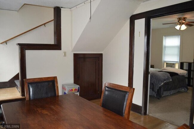 Building Photo - 221 7th Ave S