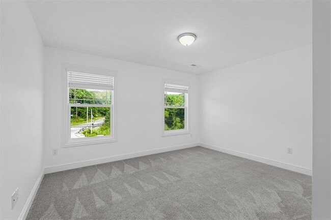 Building Photo - 114 Rainier Ln