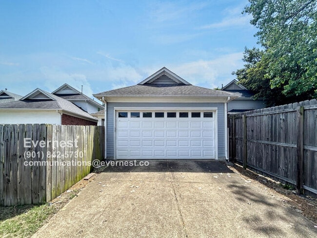 Building Photo - 104 Island Pl