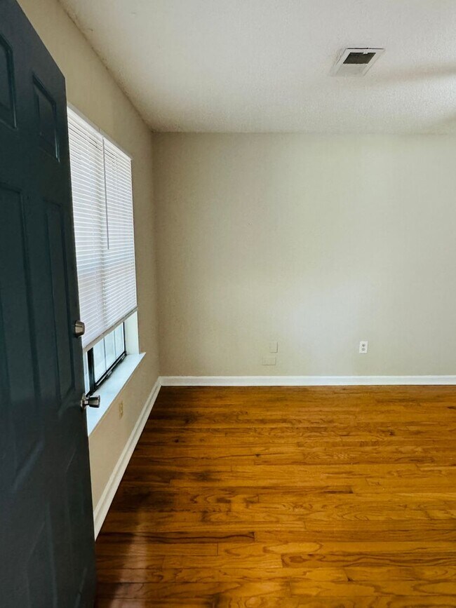 Cozy 2Bedroom Triplex in Prattville ! 136 Hargis Dr Prattville AL