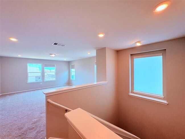 Building Photo - 301 Espresso Dr