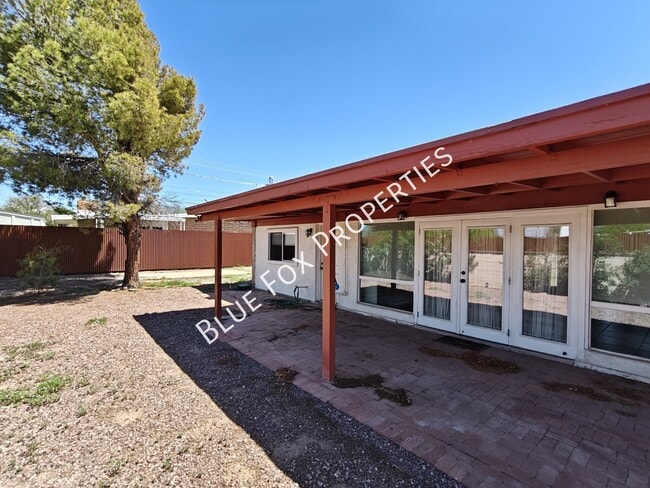 Building Photo - 5449 E Holmes St