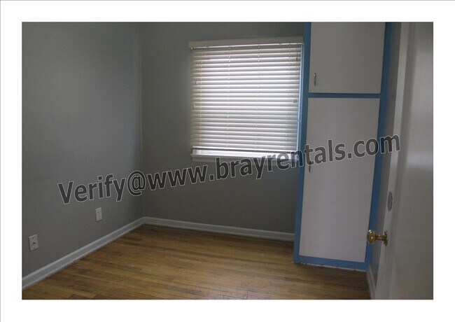 Building Photo - 1355 Mesa Ave