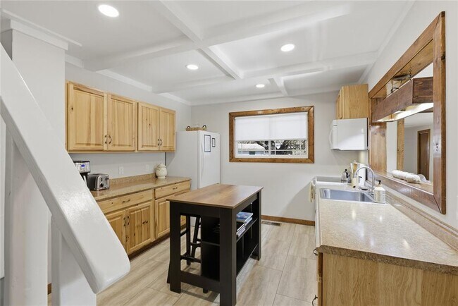 Building Photo - 2505 Belaire W Ln
