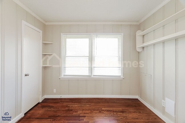 Building Photo - Professionally Renovated Brick Ranch - Ready to Move-In!