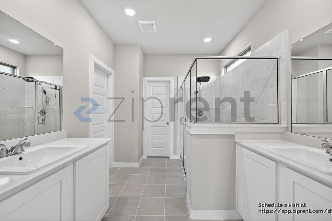 Building Photo - 413 Honeyhill Dr