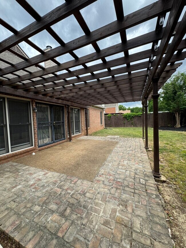 Building Photo - 1966 Abbott Cove