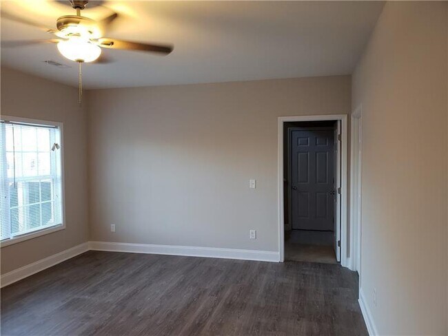 Building Photo - 247 Dogwood Ln SE