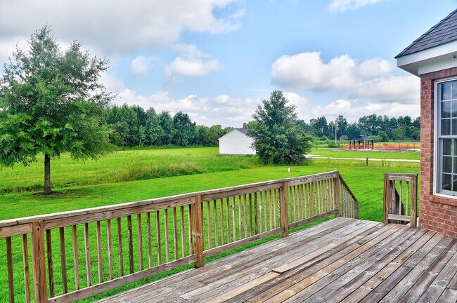 Building Photo - BEAUTIFUL HOME FOR RENT SOUTH CHESAPEAKE!