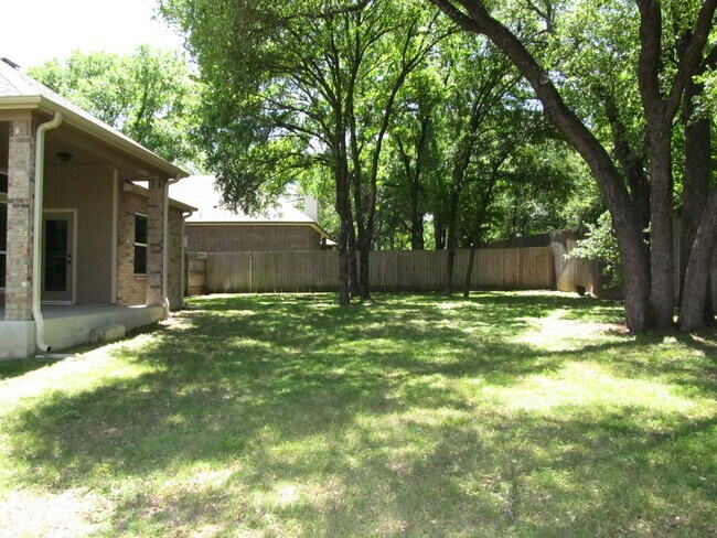 Building Photo - 2515 Twin Ridge Ct