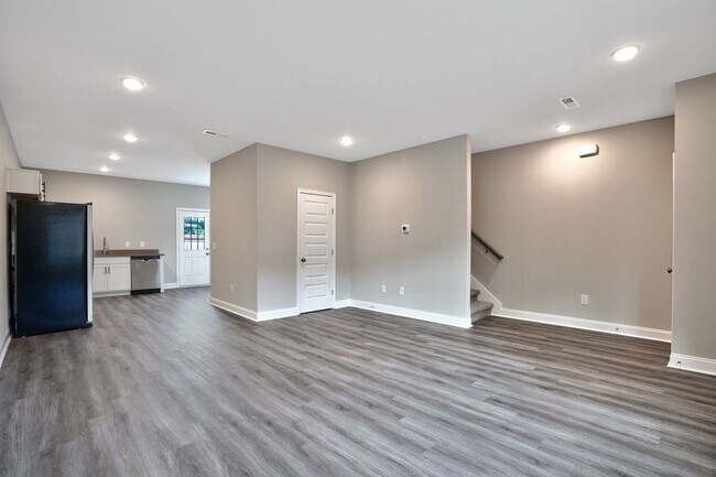 Building Photo - 68 Highland Blf Wy