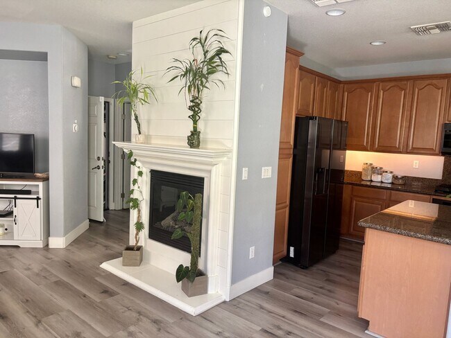 Building Photo - Cute As A Bug 3/2 Natomas Home!  (Please see attached info for viewings!