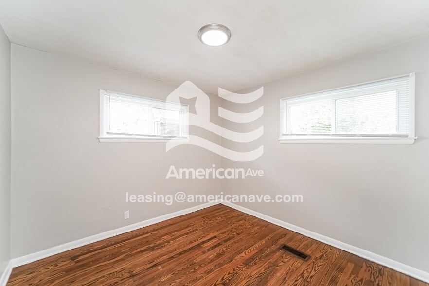 Building Photo - 5676#5676 North 61st Street, 53218; #1323338 - 1323338