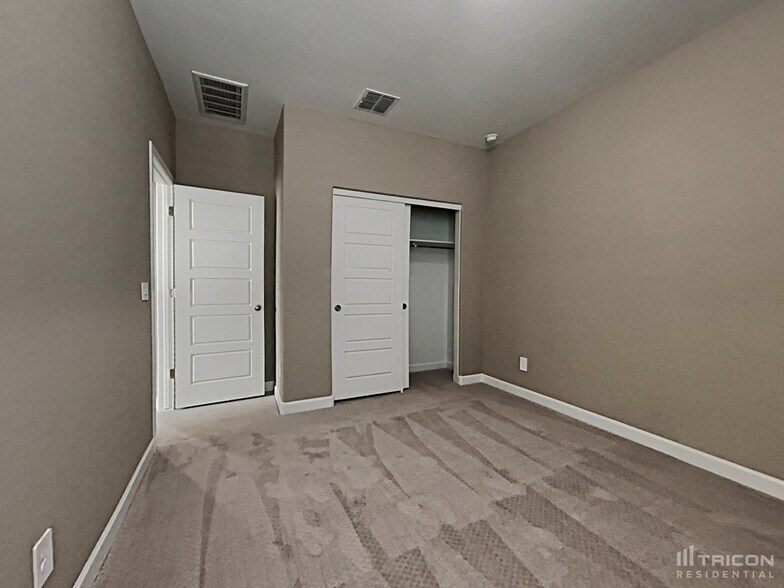 Building Photo - 44238 W Palo Ceniza Way