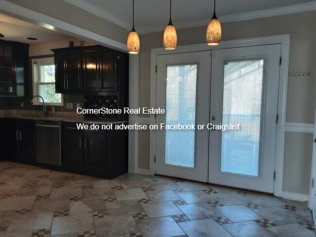 Building Photo - 207 Ingleside Dr