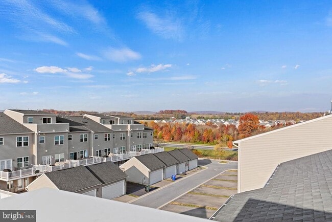 Building Photo - 6405 Walcott Ln