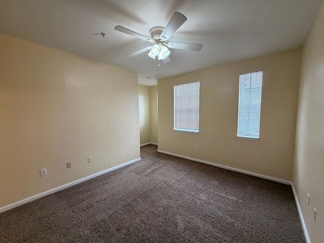 Building Photo - 2/2 Mirabella- Gate Pkwy Condo with Private Ground-Floor Entry & Balcony! MOVE IN SPECIAL!
