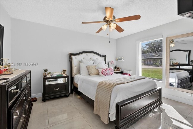 Building Photo - 100 Miramar Ave