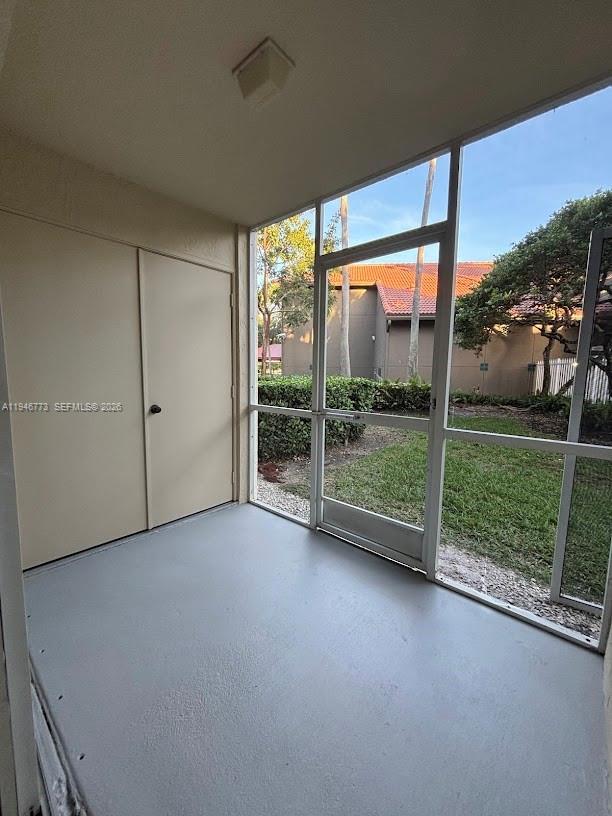 Building Photo - 420 S Park Rd