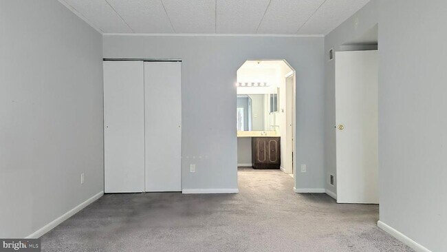 Building Photo - 125 Leedom Way