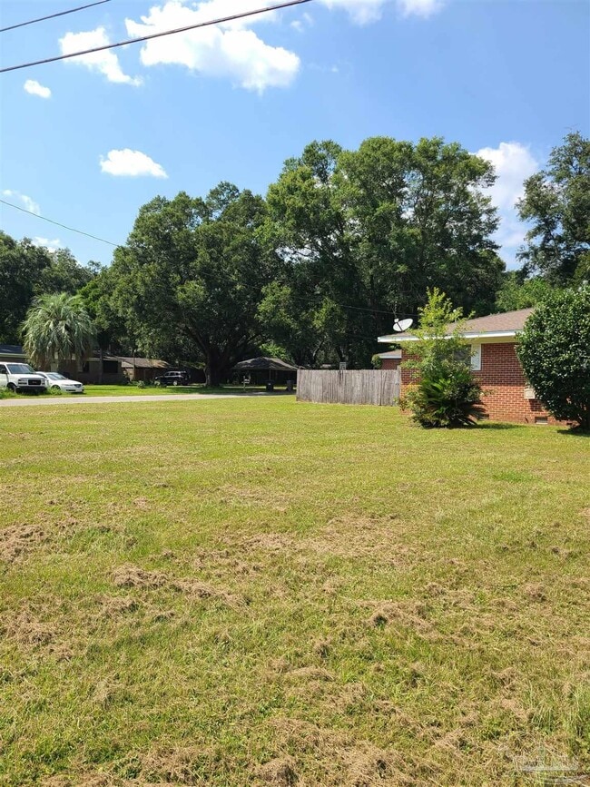 Building Photo - 670 Carlton Rd