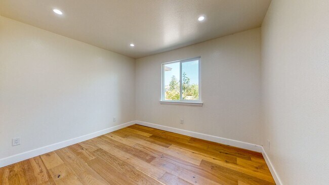 Building Photo - 3815 Elwin Ln