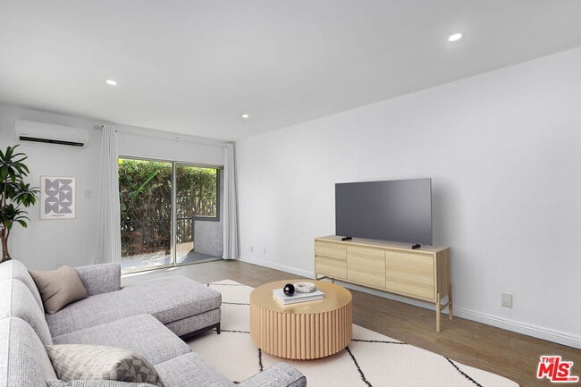 Building Photo - 4431 Don Ricardo Dr