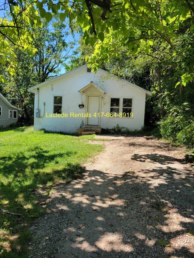 3 BEDROOM 1 BATH HOUSE FOR RENT 771 S Adams Ave Lebanon MO 65536
