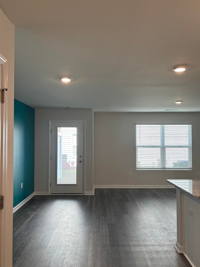 Building Photo - 160 Harvest Gold Dr