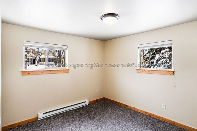 Building Photo - 215 N Quaw Blvd