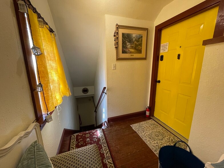 Stairwell leading downstairs - 540 E Taylor St