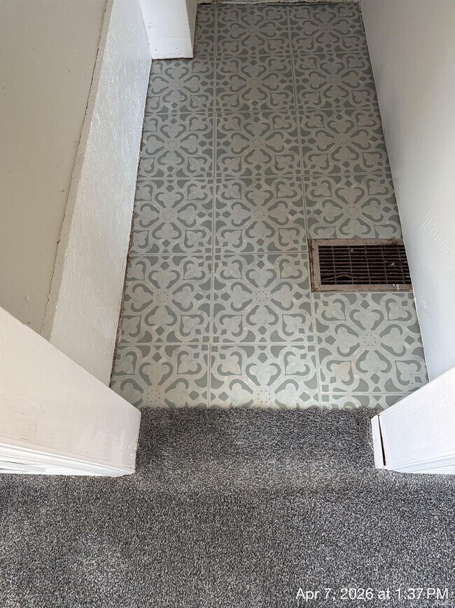 Building Photo - 131 W Lordeman St