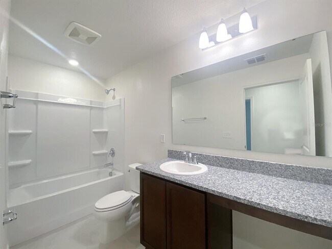 Building Photo - 1580 Kayla Cir