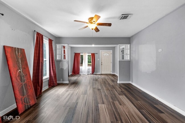 Building Photo - 1954 State St