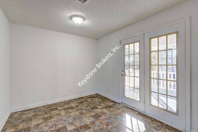 Building Photo - 4120 Elizabeth Ct
