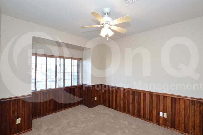 Building Photo - 2125 E Nantuckett Dr