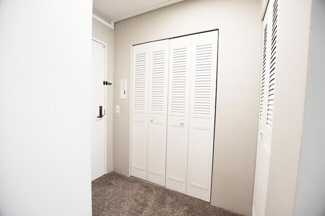 Building Photo - 555 E William St