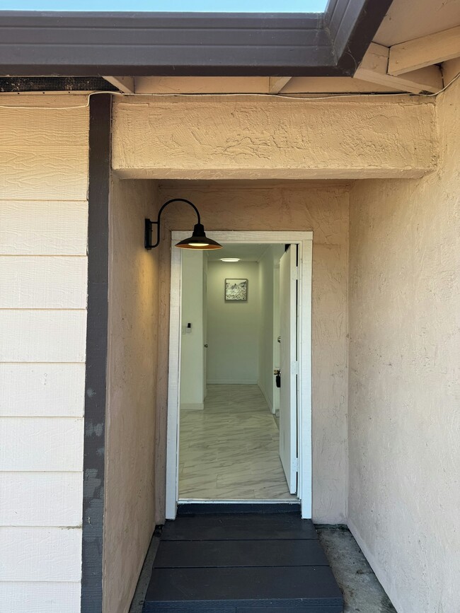 Building Photo - 22 Merrimac Pl