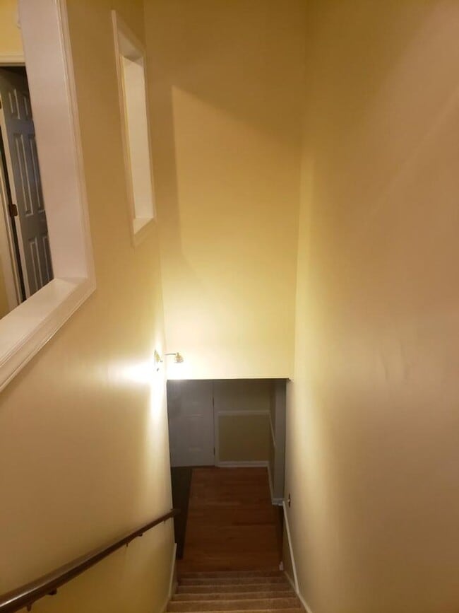 Building Photo - 4815 Leinbach Dr