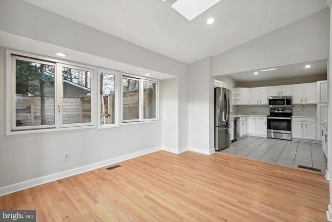 Building Photo - 7700 Hamilton Spring Rd