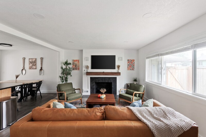 Building Photo - 12242 SE Raymond St